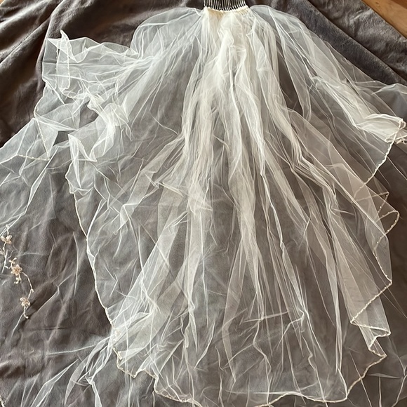 Veil with beading - Picture 6 of 9